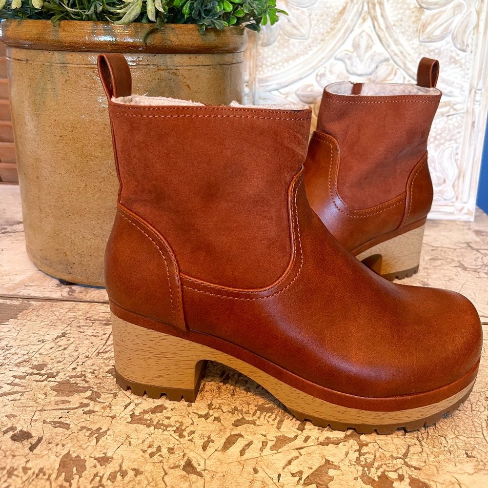 Women's Maisie Clog Boots - Universal Thread Size 7